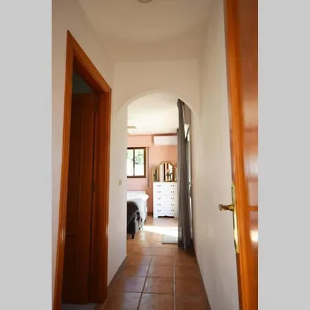 Apartment El Quinto Pino, Luxury Country With Pool And Parking Hansonholiday