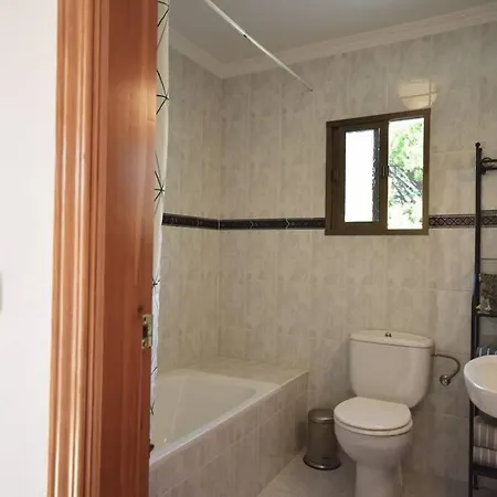 Apartment El Quinto Pino, Luxury Country With Pool And Parking Hansonholiday